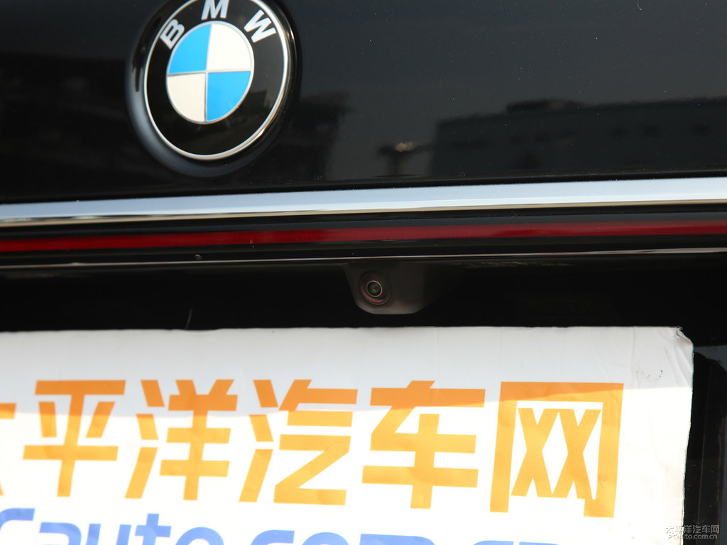 藍(lán)晶黑寶馬7系車尾外觀圖片