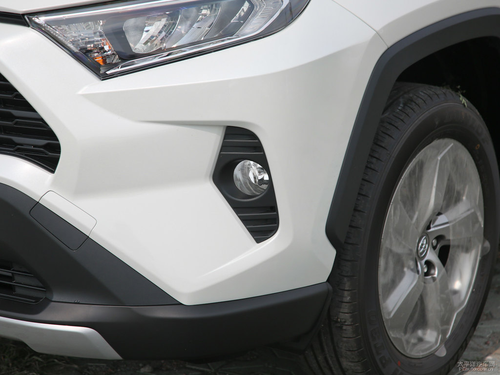 珍珠白R(shí)AV4榮放車頭外觀圖片