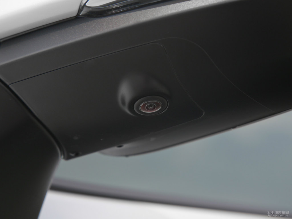 珍珠白RAV4榮放車身外觀圖片