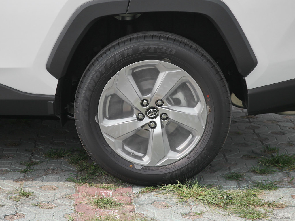珍珠白R(shí)AV4榮放車身外觀圖片