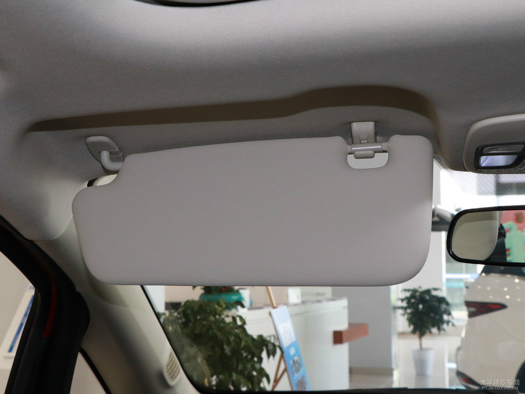 珊瑚紅遠景X3車廂內(nèi)飾圖片