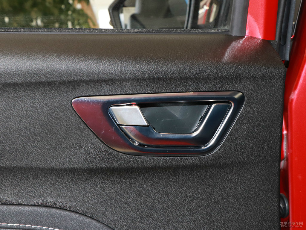 珊瑚紅遠景X3車廂內飾圖片