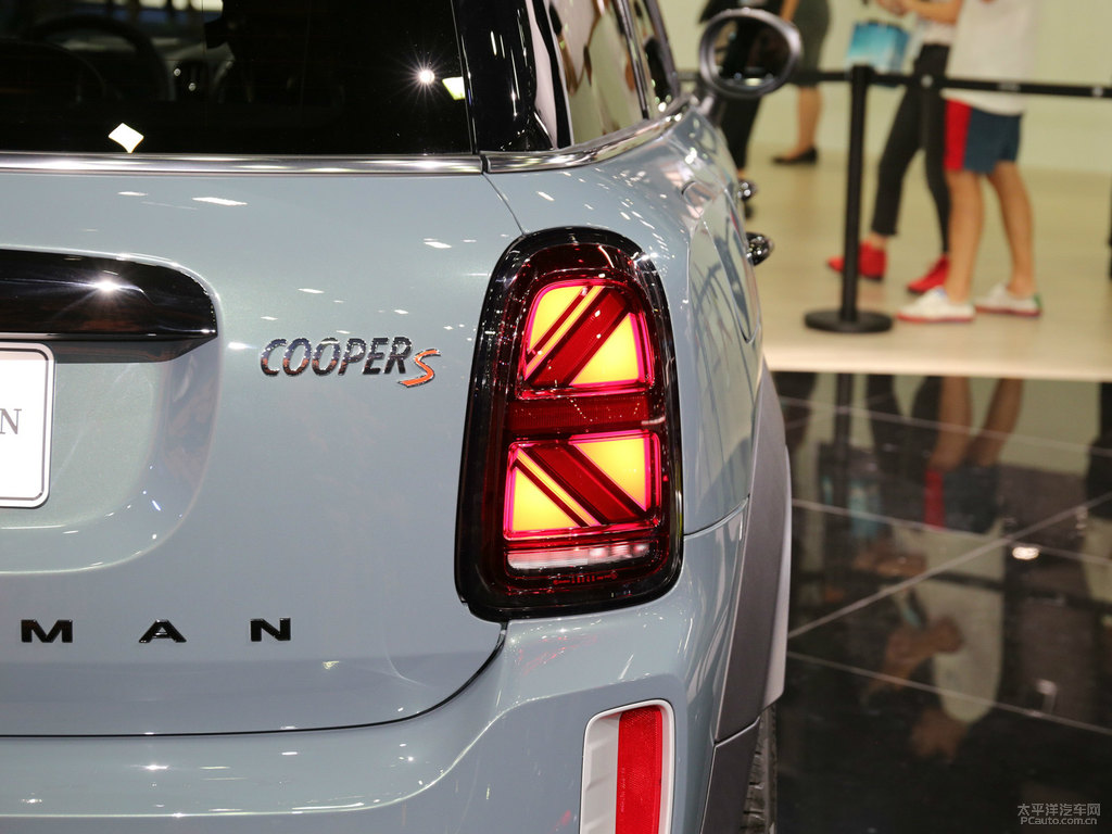 ɫ+MINI COUNTRYMAN܇(ch)β^DƬ