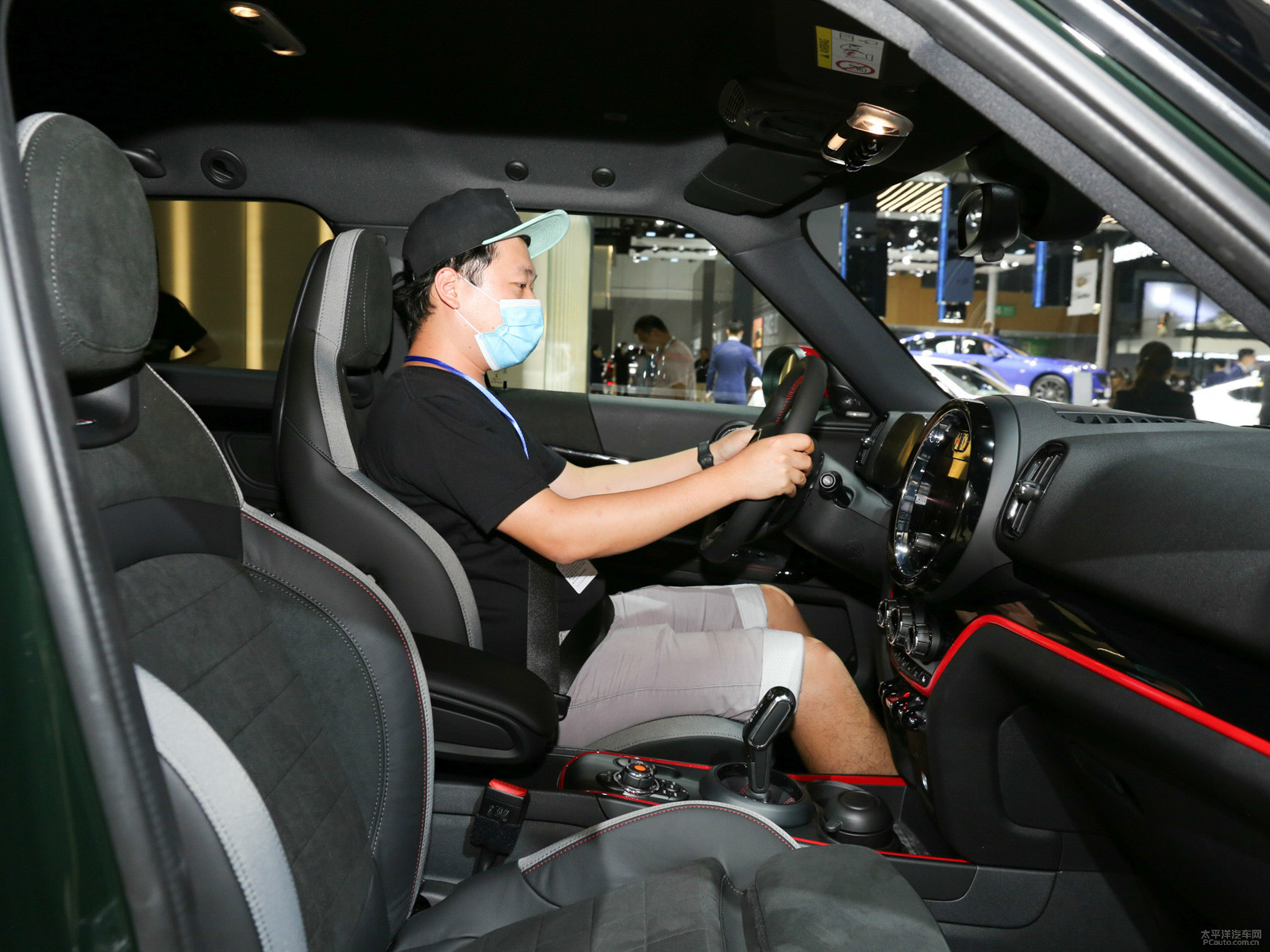 MINI JCW COUNTRYMAN空間高清大圖