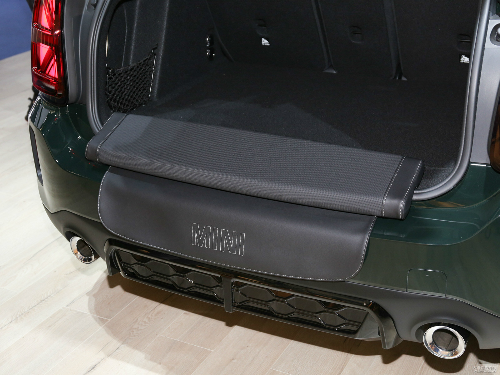 MINI JCW COUNTRYMAN空間高清大圖