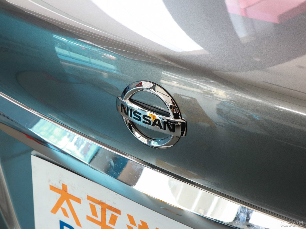 月光銀軒逸車尾外觀圖片