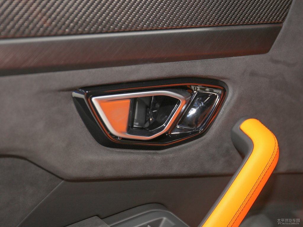 蘭博基尼Urus車廂內(nèi)飾圖片