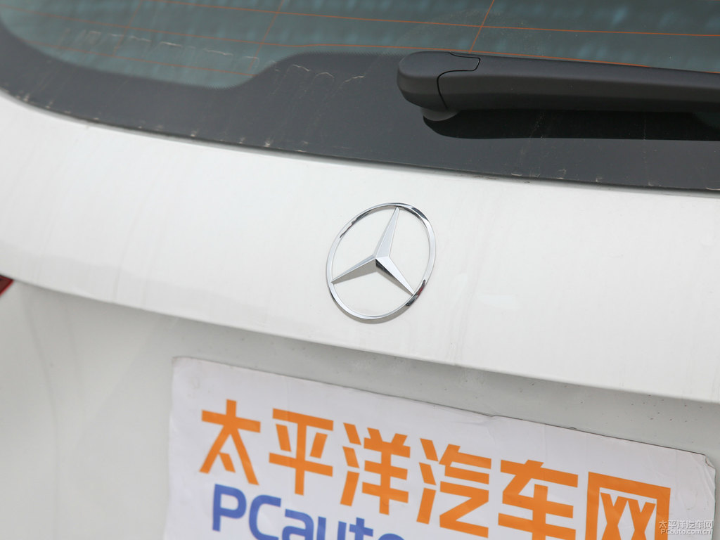 次元白奔馳GLA車尾外觀圖片