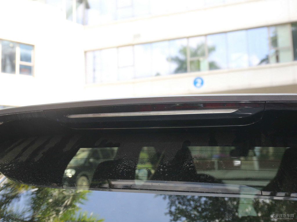 冷峻灰小鵬G3車尾外觀圖片