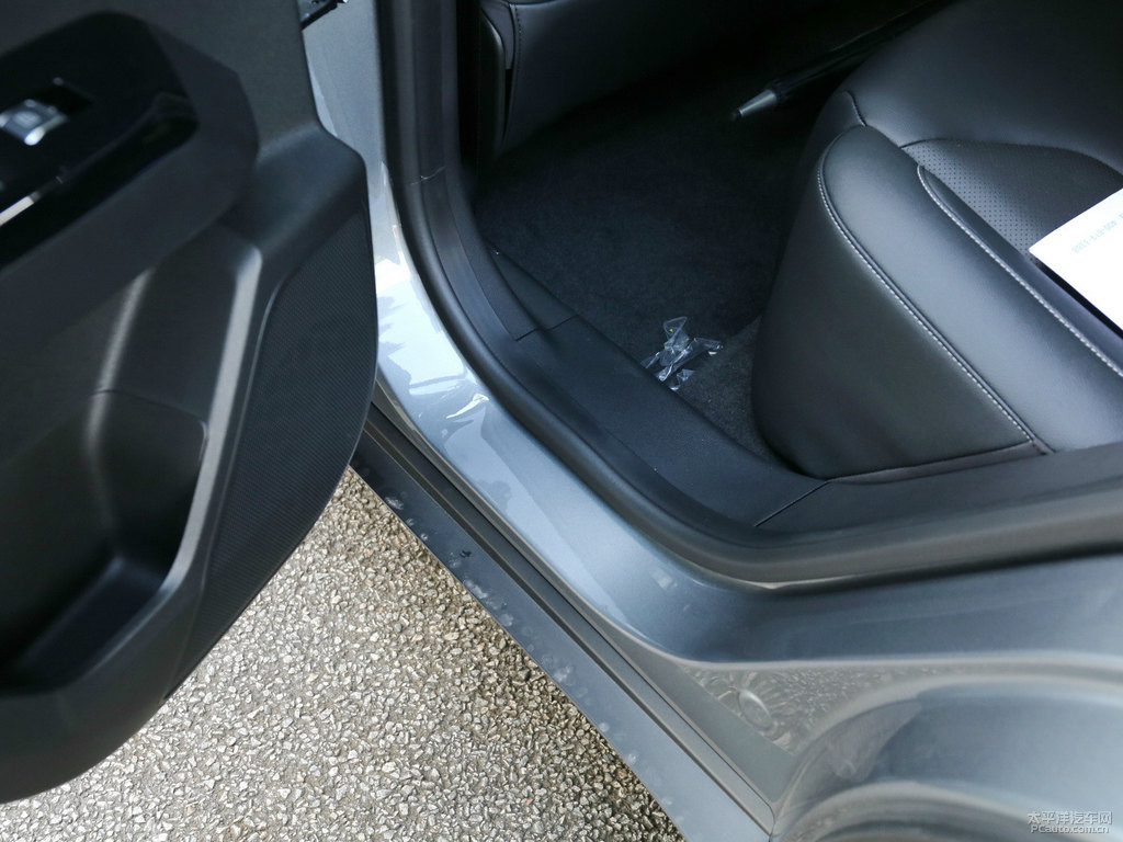 冷峻灰小鵬G3車廂內飾圖片