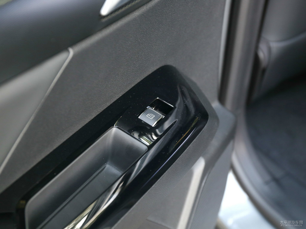 冷峻灰小鵬G3車廂內(nèi)飾圖片