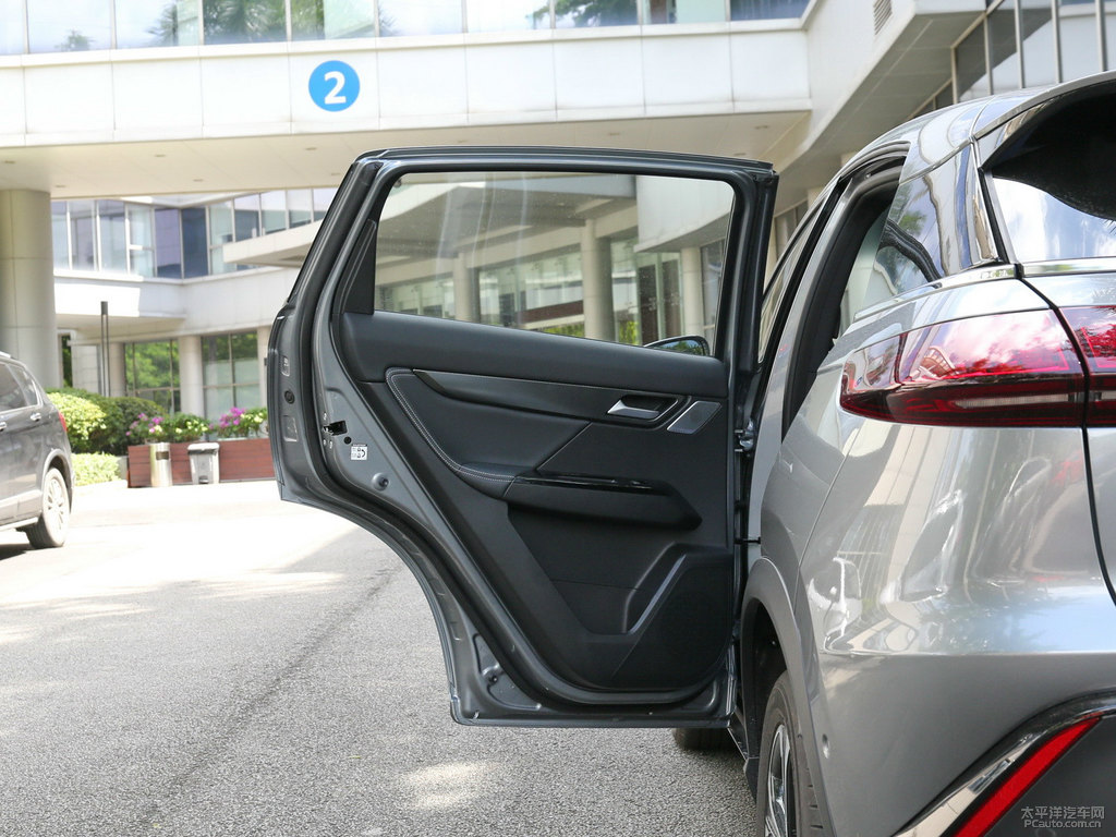 冷峻灰小鵬G3車(chē)廂內(nèi)飾圖片