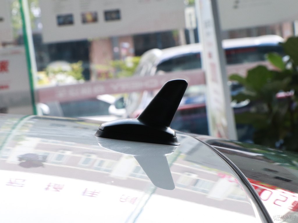 皓月白艾瑞澤5車身外觀圖片