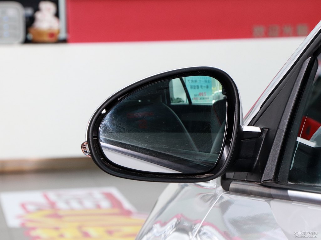 皓月白艾瑞澤5車身外觀圖片