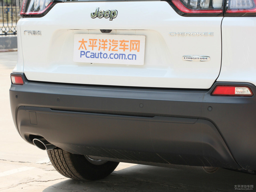 皓白自由光車(chē)尾外觀圖片