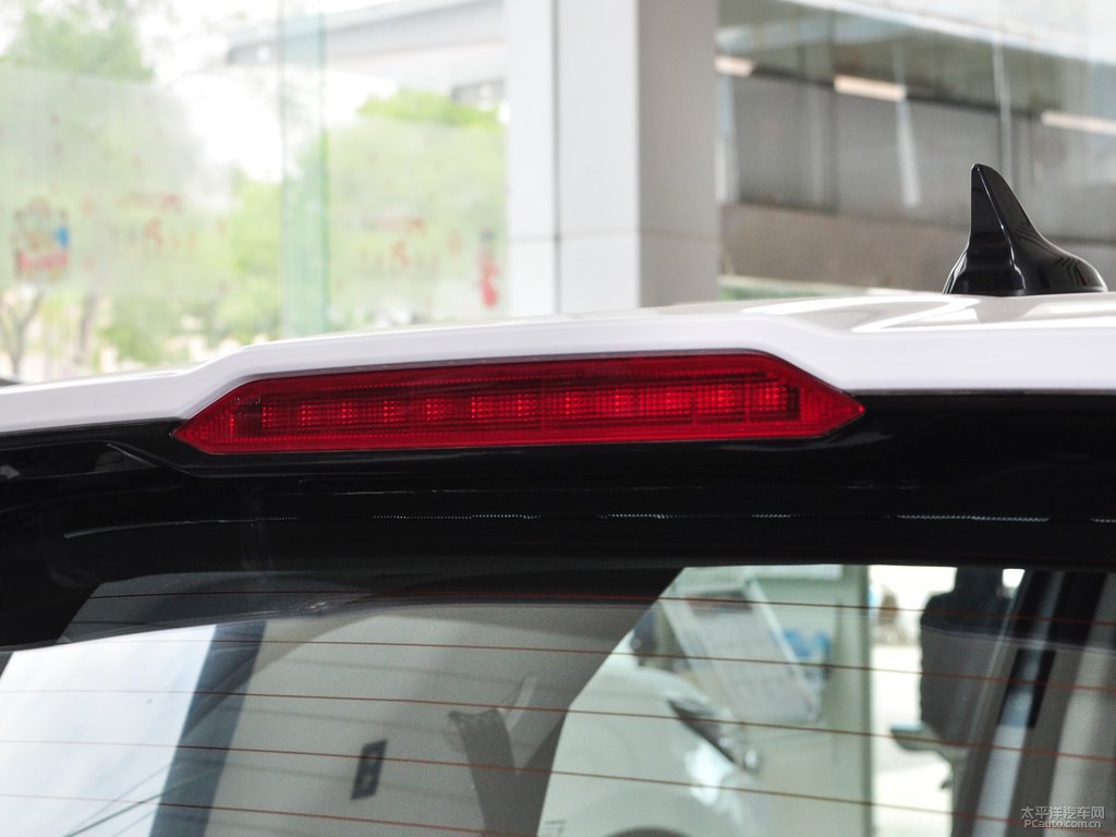 月光白長(zhǎng)安CS55PLUS車尾外觀圖片