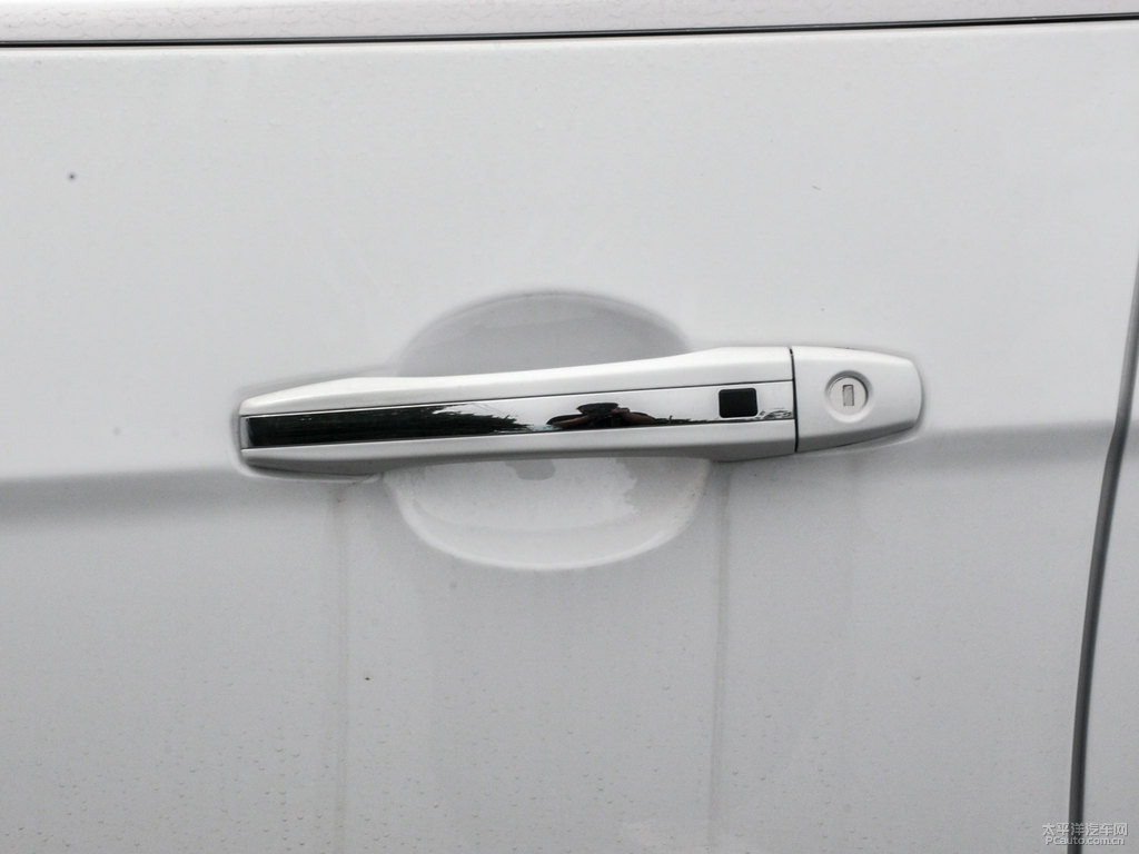 冰晶白新帝豪車身外觀圖片