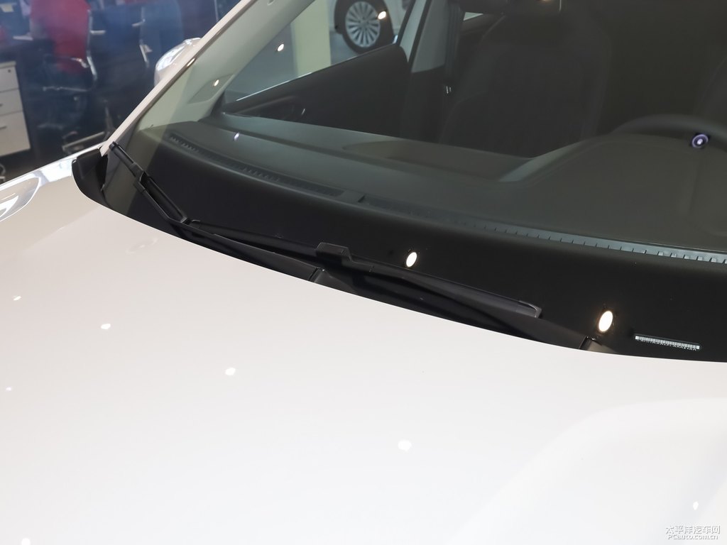 極地白途鎧車(chē)身外觀圖片