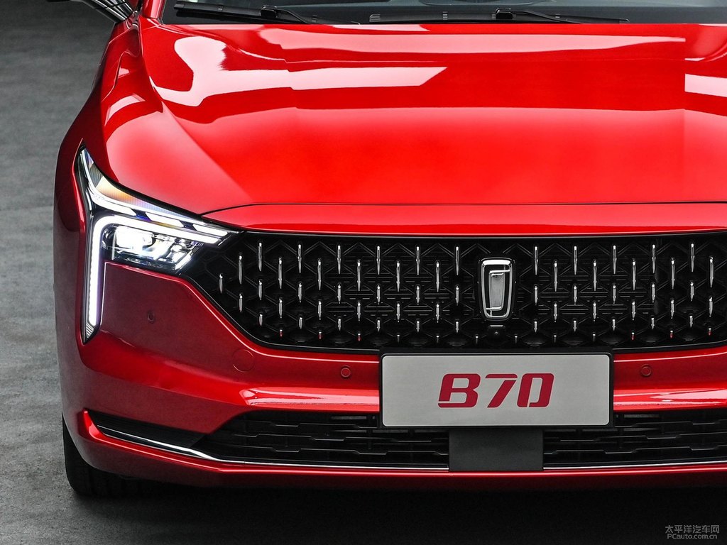 量子紅奔騰B70車頭外觀圖片