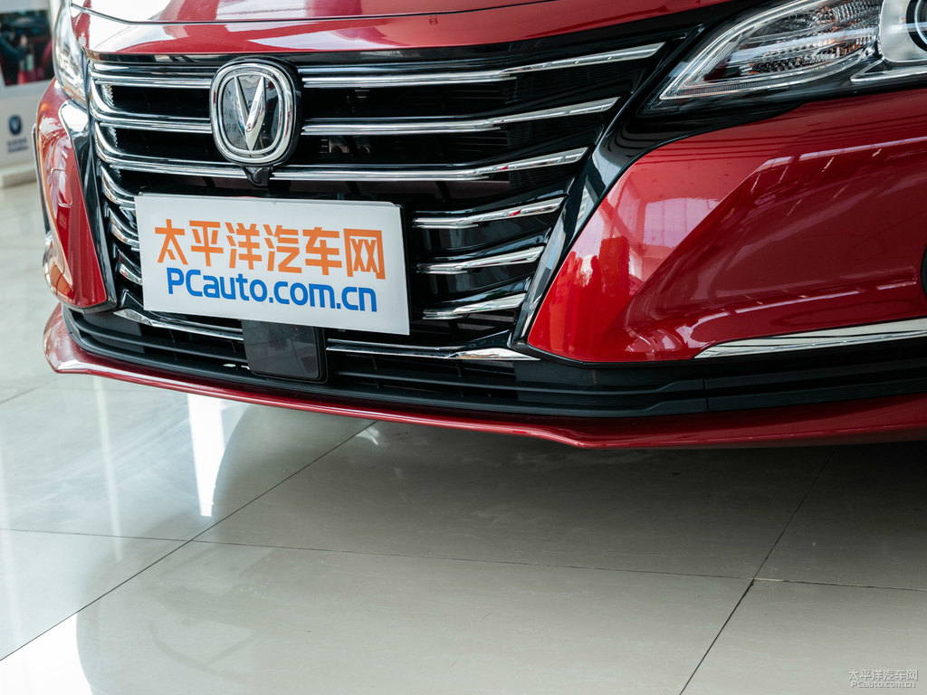 霓虹銳程CC車頭外觀圖片