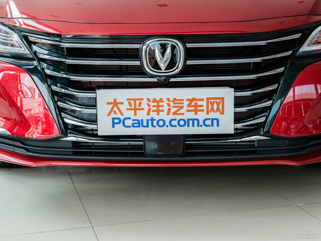 霓虹銳程CC車頭外觀圖片