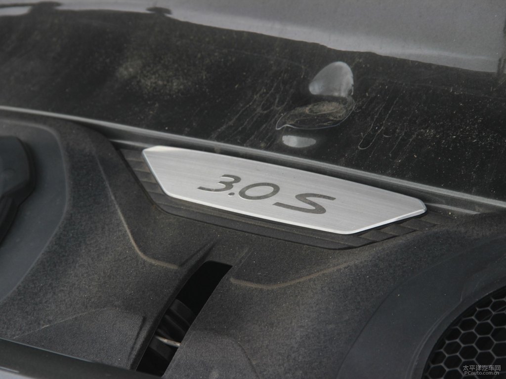 瑪瑙灰保時捷911車尾外觀圖片