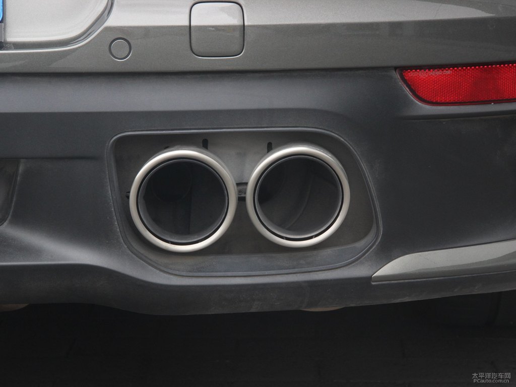 瑪瑙灰保時捷911車尾外觀圖片