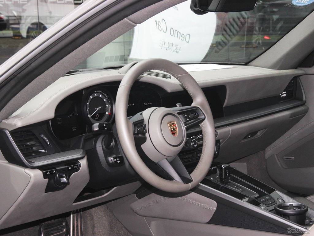 瑪瑙灰保時捷911中控內(nèi)飾圖片