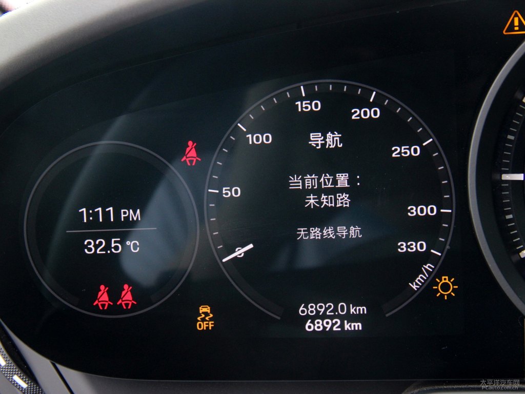 瑪瑙灰保時(shí)捷911中控內(nèi)飾圖片