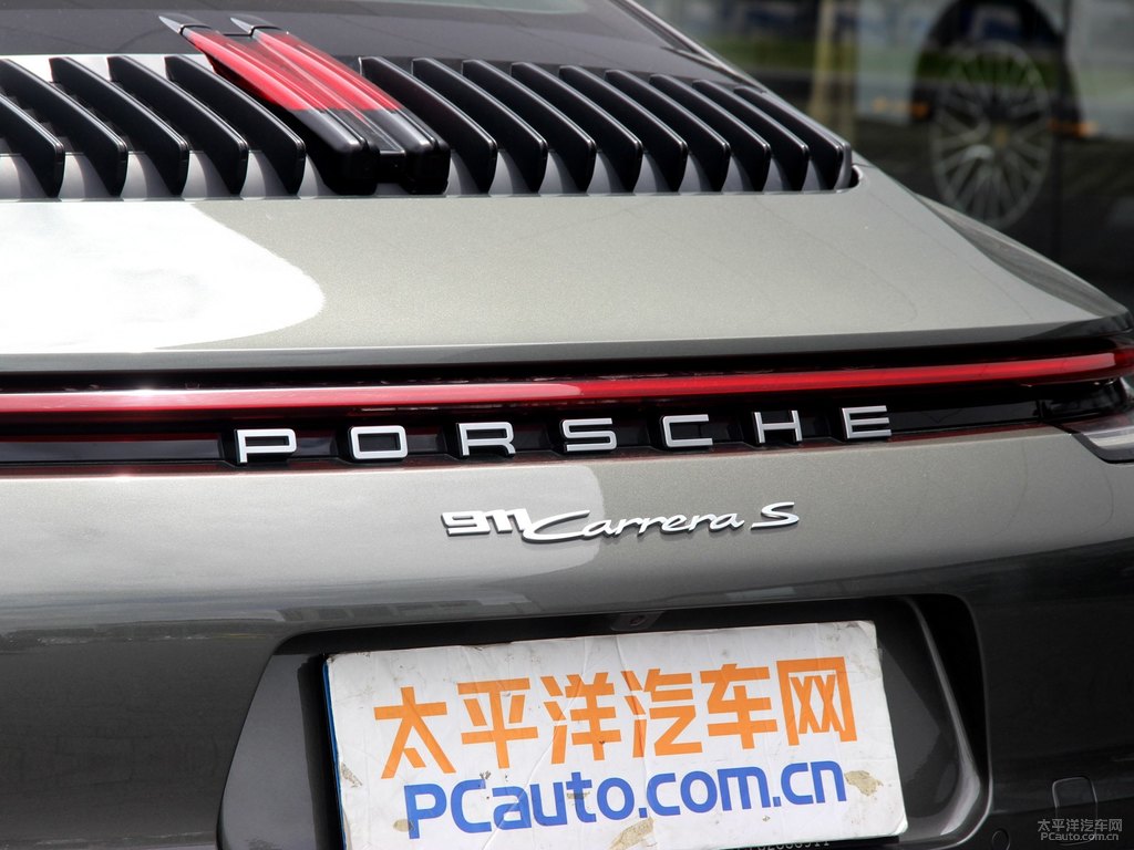 瑪瑙灰保時捷911車尾外觀圖片