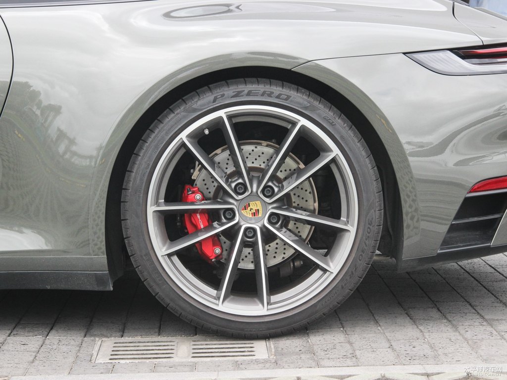 瑪瑙灰保時(shí)捷911車(chē)身外觀圖片