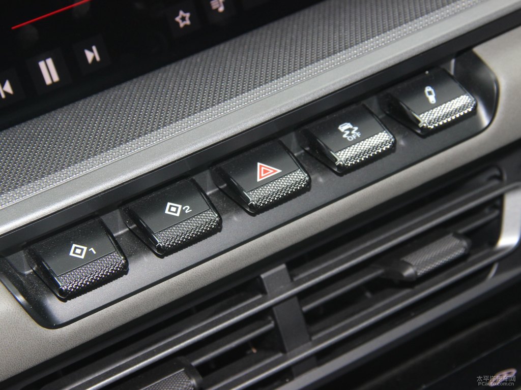 瑪瑙灰保時捷911中控內(nèi)飾圖片