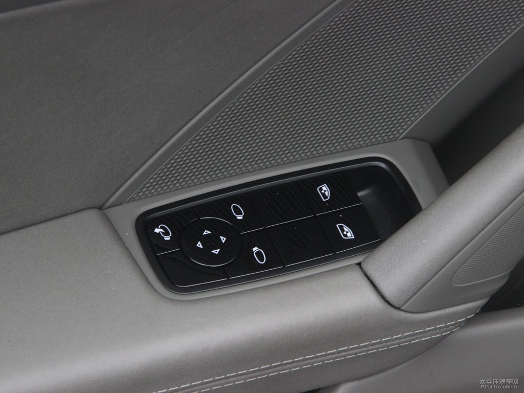 瑪瑙灰保時捷911車廂內(nèi)飾圖片