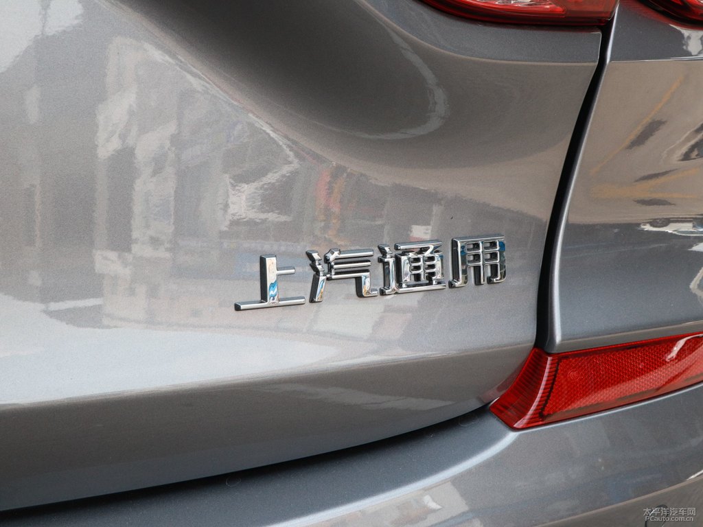 低調灰科魯澤車尾外觀圖片