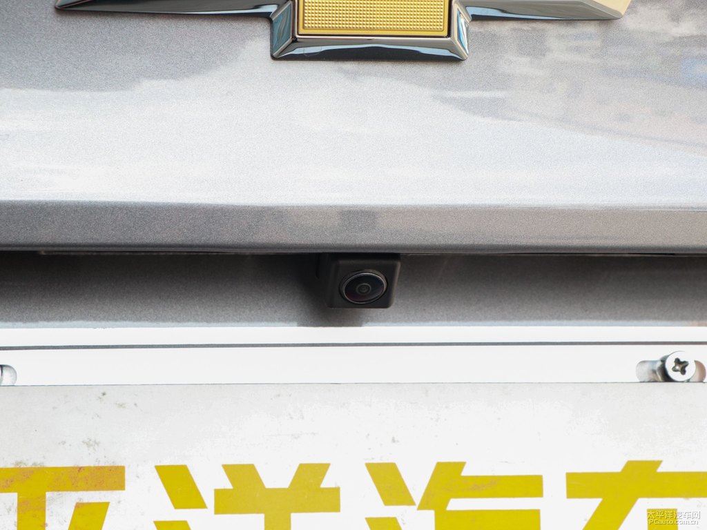 低調(diào)灰科魯澤車(chē)尾外觀圖片
