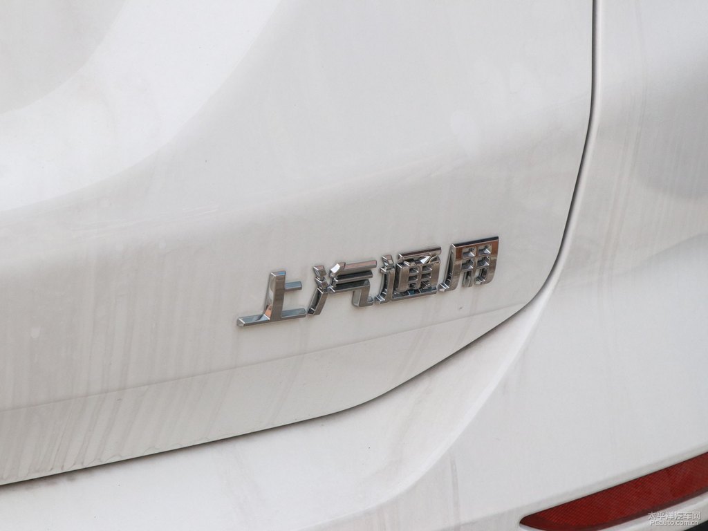 冰原白探界者車尾外觀圖片