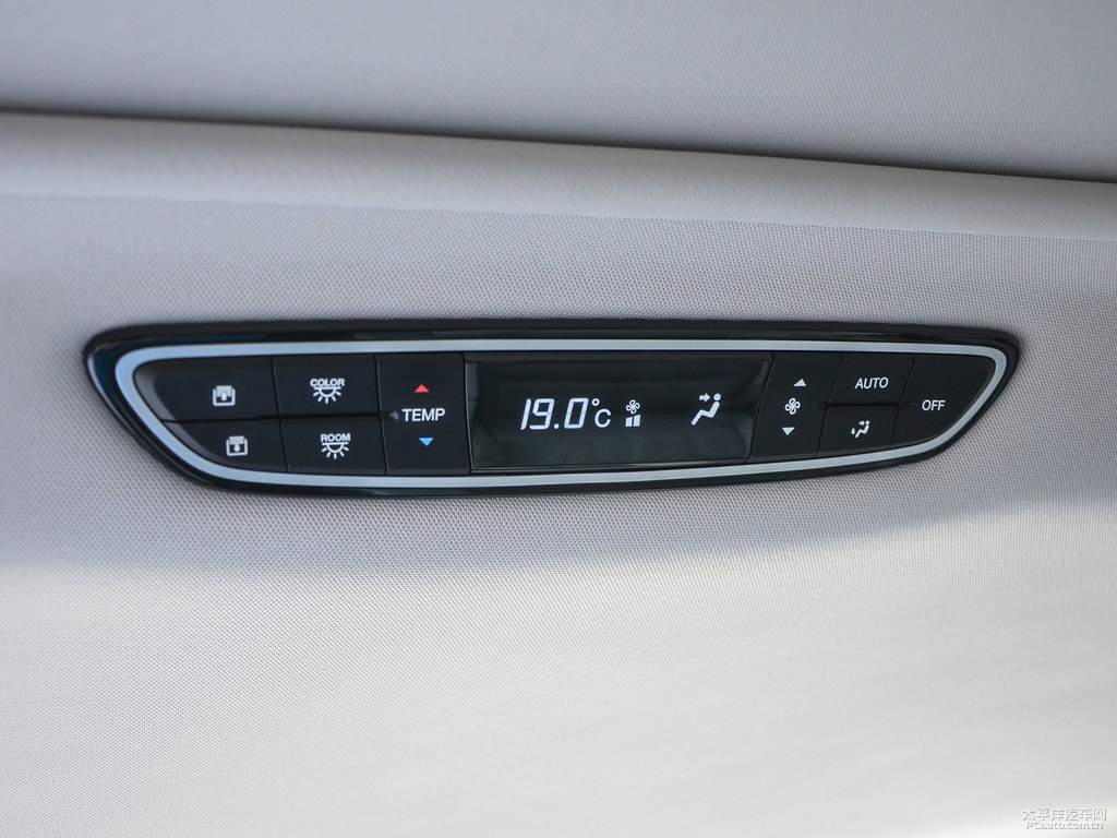 珍珠白傳祺M8車廂內(nèi)飾圖片