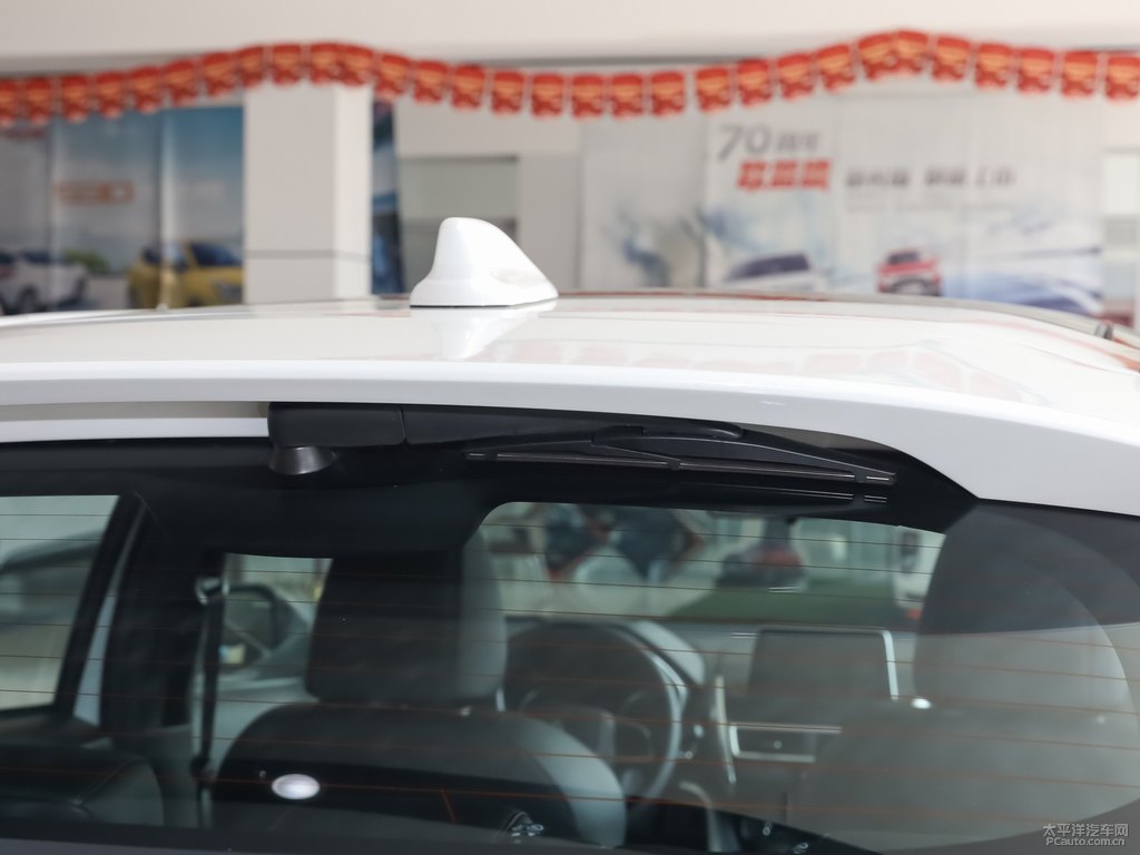 珍珠白奕歌車尾外觀圖片