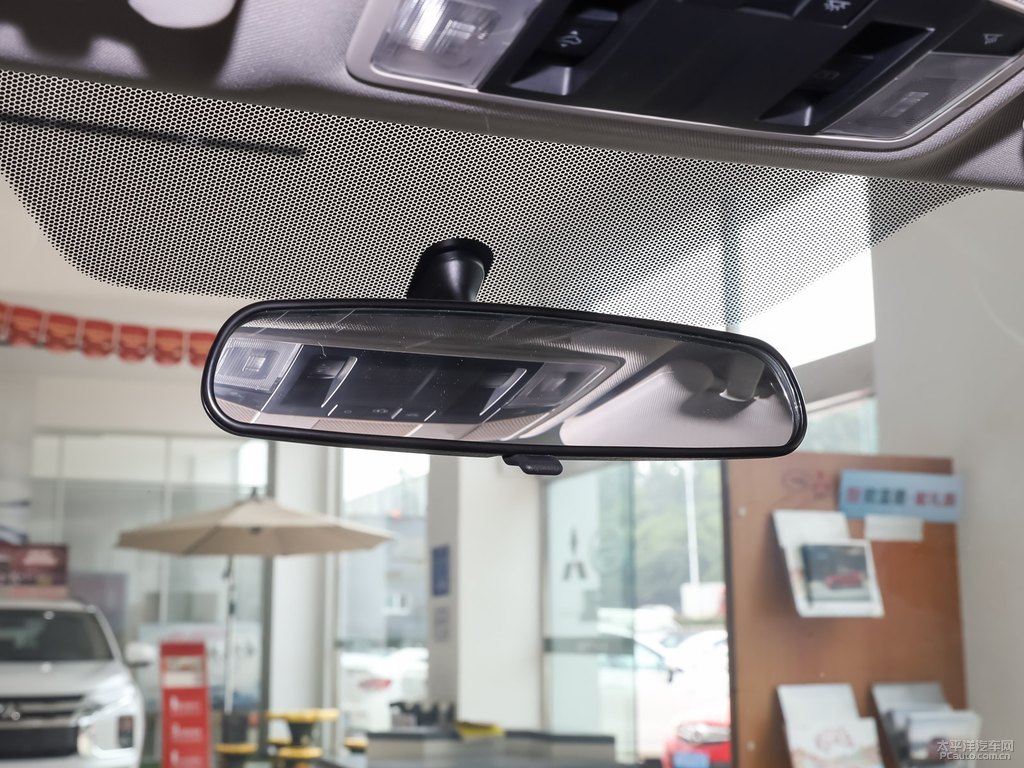 珍珠白奕歌車(chē)廂內(nèi)飾圖片