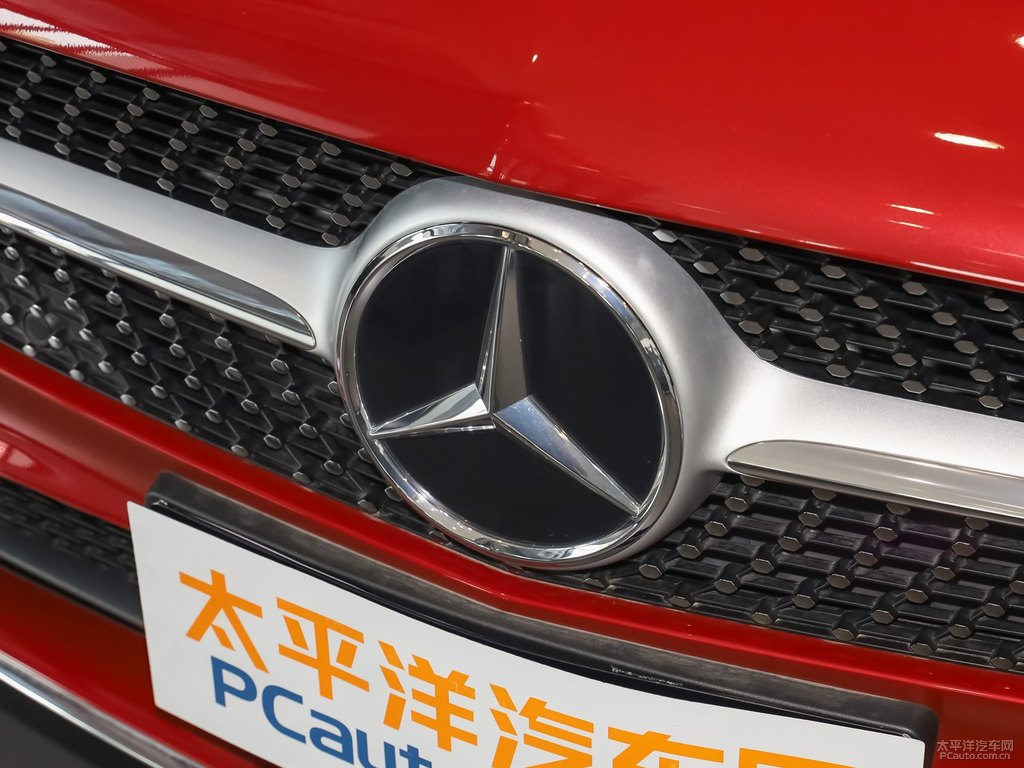 皓石英紅奔馳A級車頭外觀圖片