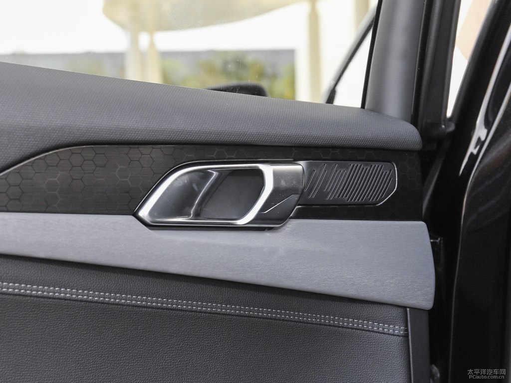 黑色+灰色領克02車廂內飾圖片