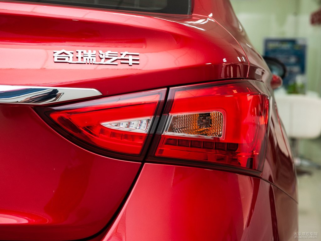 烈焰紅艾瑞澤5車尾外觀圖片