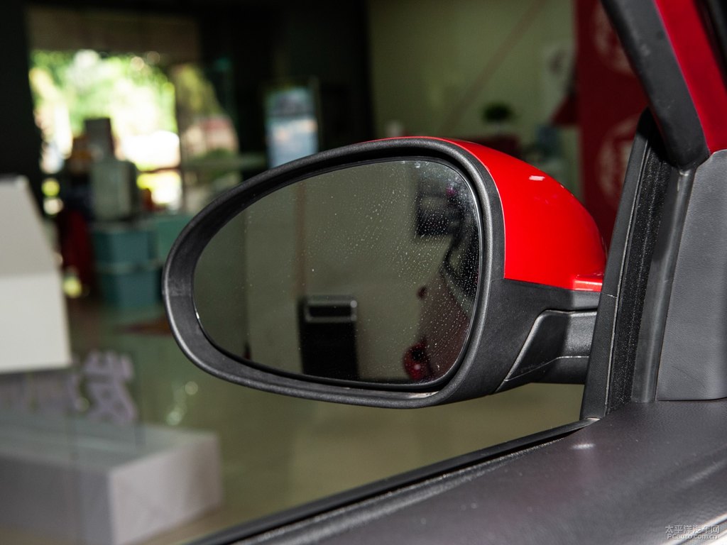 烈焰紅艾瑞澤5車身外觀圖片