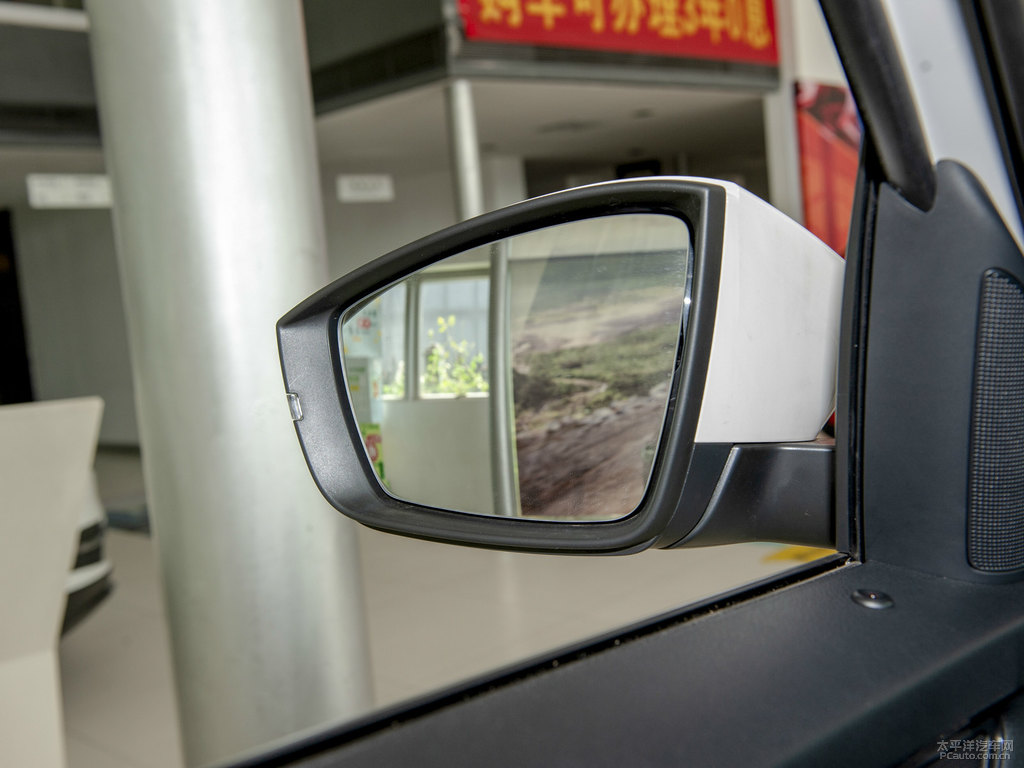 冰雪白柯迪亞克車身外觀圖片