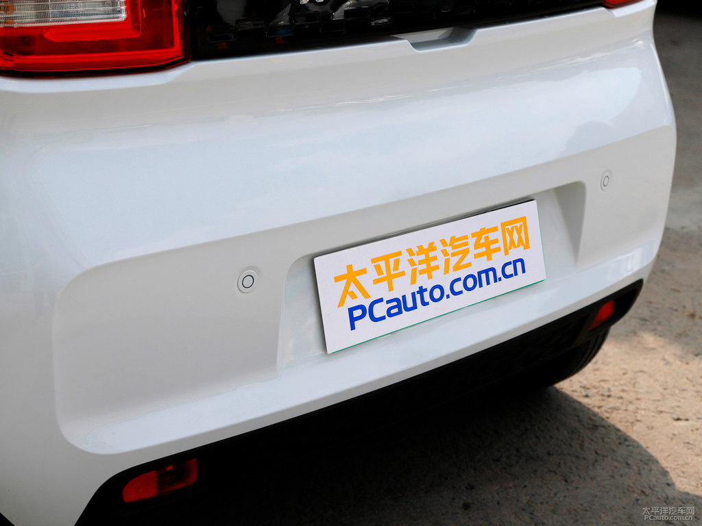 星云白宏光MINIEV車尾外觀圖片