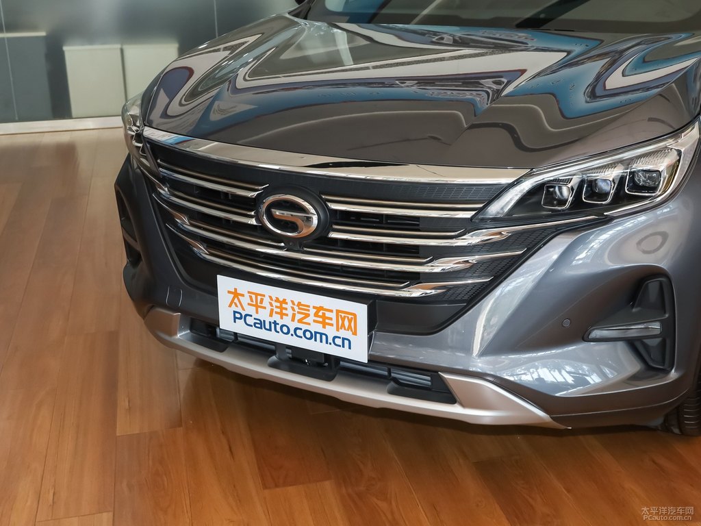 皓月灰傳祺GS5車頭外觀圖片