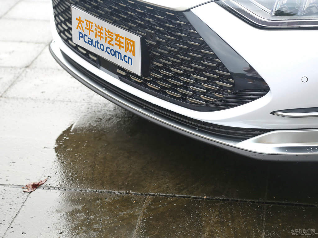 雪域白漢車頭外觀圖片