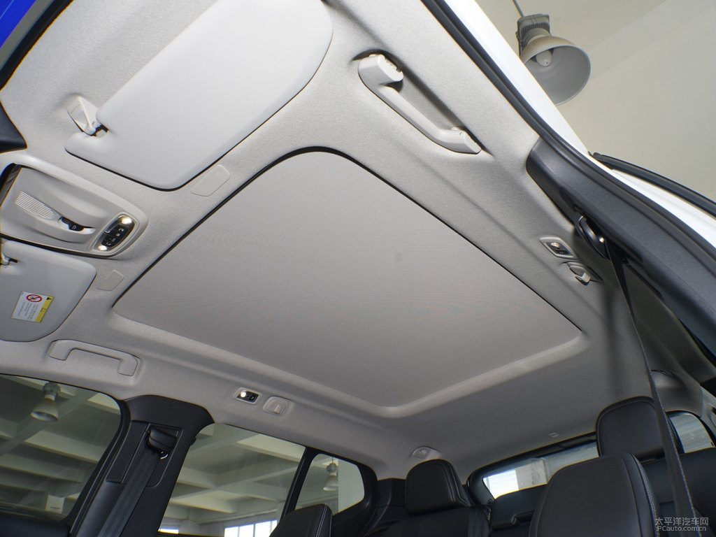 水晶白沃爾沃XC40車廂內(nèi)飾圖片
