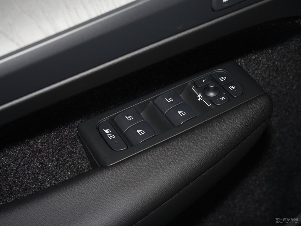 水晶白沃爾沃XC40車廂內(nèi)飾圖片