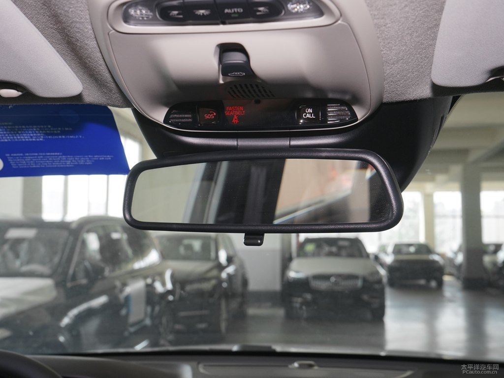 水晶白沃爾沃XC40車廂內飾圖片